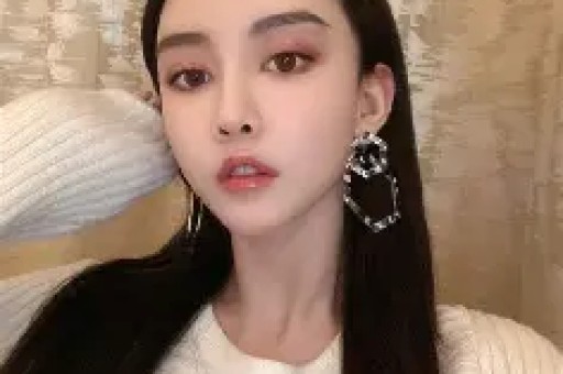 香港女星淡出娱乐多年曾因丈夫出轨离婚如今在国外经营武馆