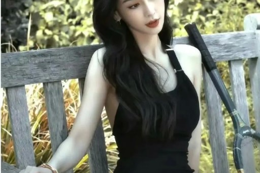 斗鱼女主播忘关摄像头私密画面流出！虚假人设彻底翻车