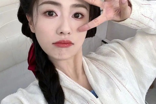 陈妍希疑似婚内出轨彭冠英？亲手喂食当众亲密陈晓也被曝和林允关系暧昧！
