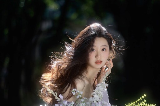 又是婚内出轨？男明星和女演员车内缠绵公共场合出双入对不避讳